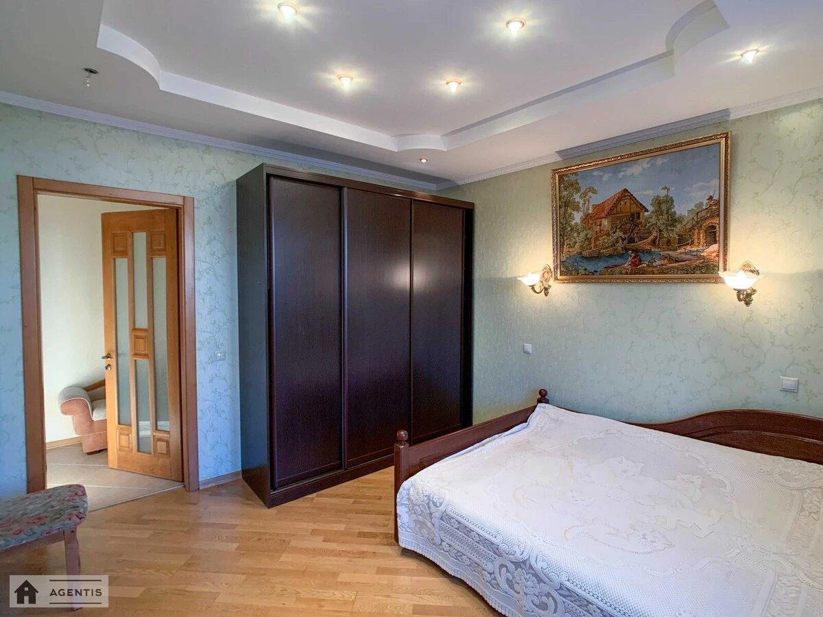 Сдам квартиру 2 комнаты, 55 m², 3 эт./5 этажей. 57, Валерія Лобановського просп. (Червонозоряний), Киев. 