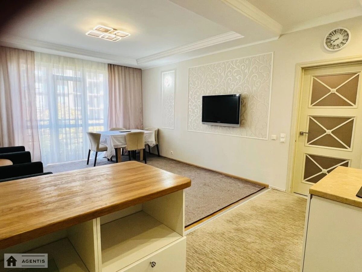 Здам квартиру 2 кімнати, 62 m², 5 пов./6 поверхів. Метрологічна, Київ. 