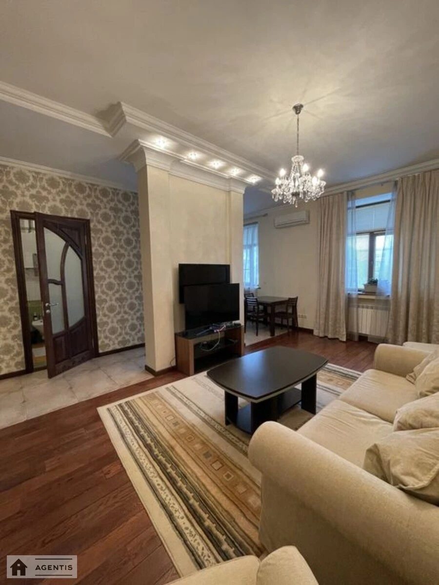 Apartment for rent 3 rooms, 74 m², 3rd fl./5 floors. 11, Mykoly Mikhnovskoho bulv. Druzhby Narodiv, Kyiv. 