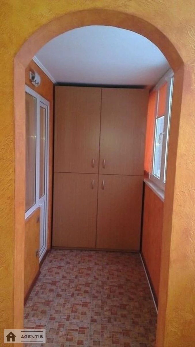 Здам квартиру 2 кімнати, 55 m², 2 пов./16 поверхів. 24, Озерна 24, Київ. 