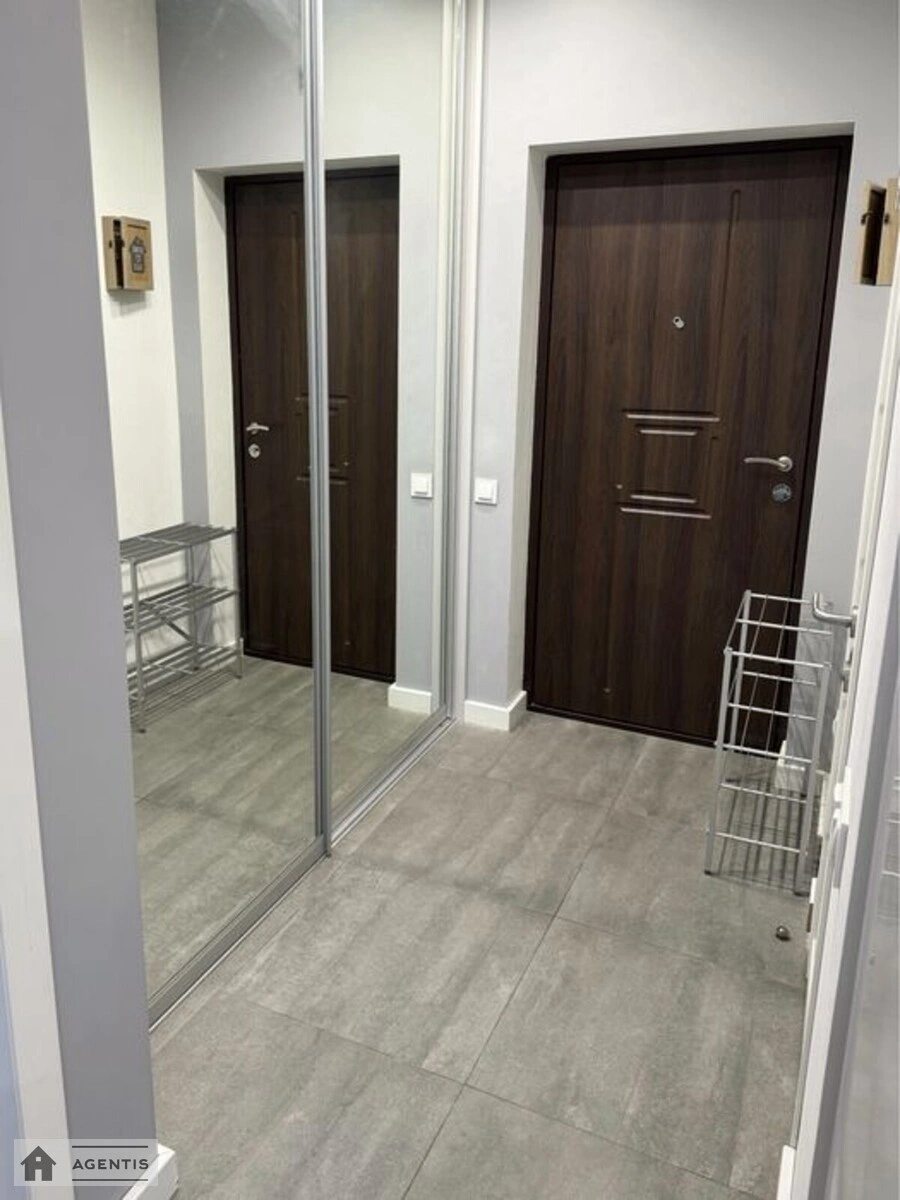 Сдам квартиру 1 комната, 33 m², 5 эт./10 этажей. 9, Велика кільцева , Петропавловская  Борщаговка. 