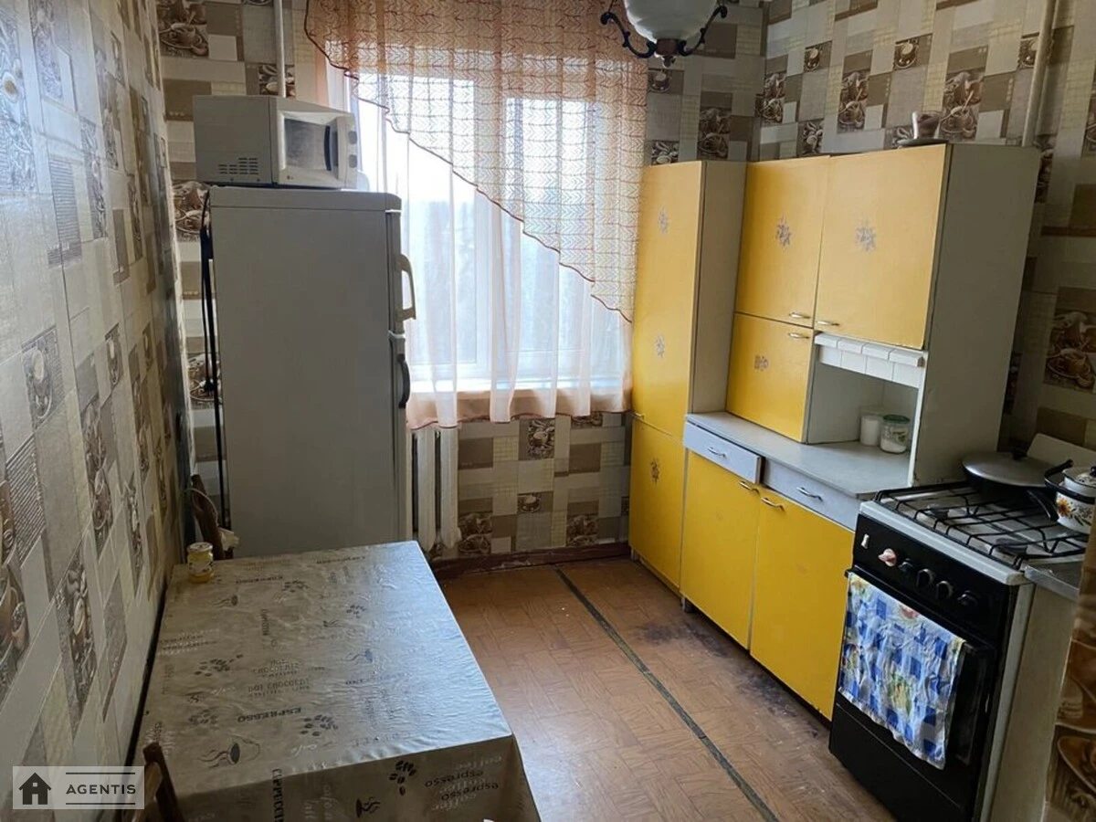 Здам квартиру 3 кімнати, 60 m², 7 пов./9 поверхів. Відрадний, Київ. 