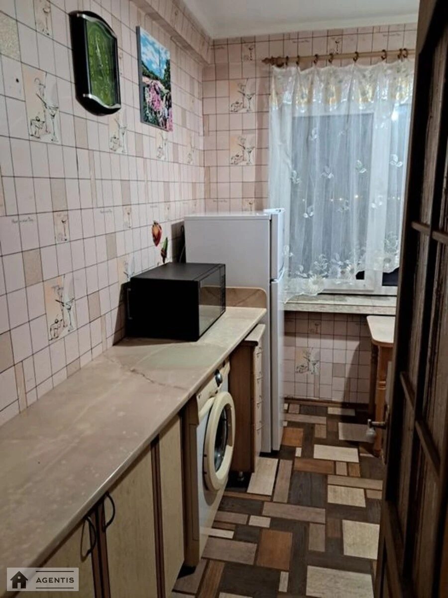 Здам квартиру 2 кімнати, 46 m², 5 пов./5 поверхів. 68, Данила Щербаківського вул. (Щербакова), Київ. 