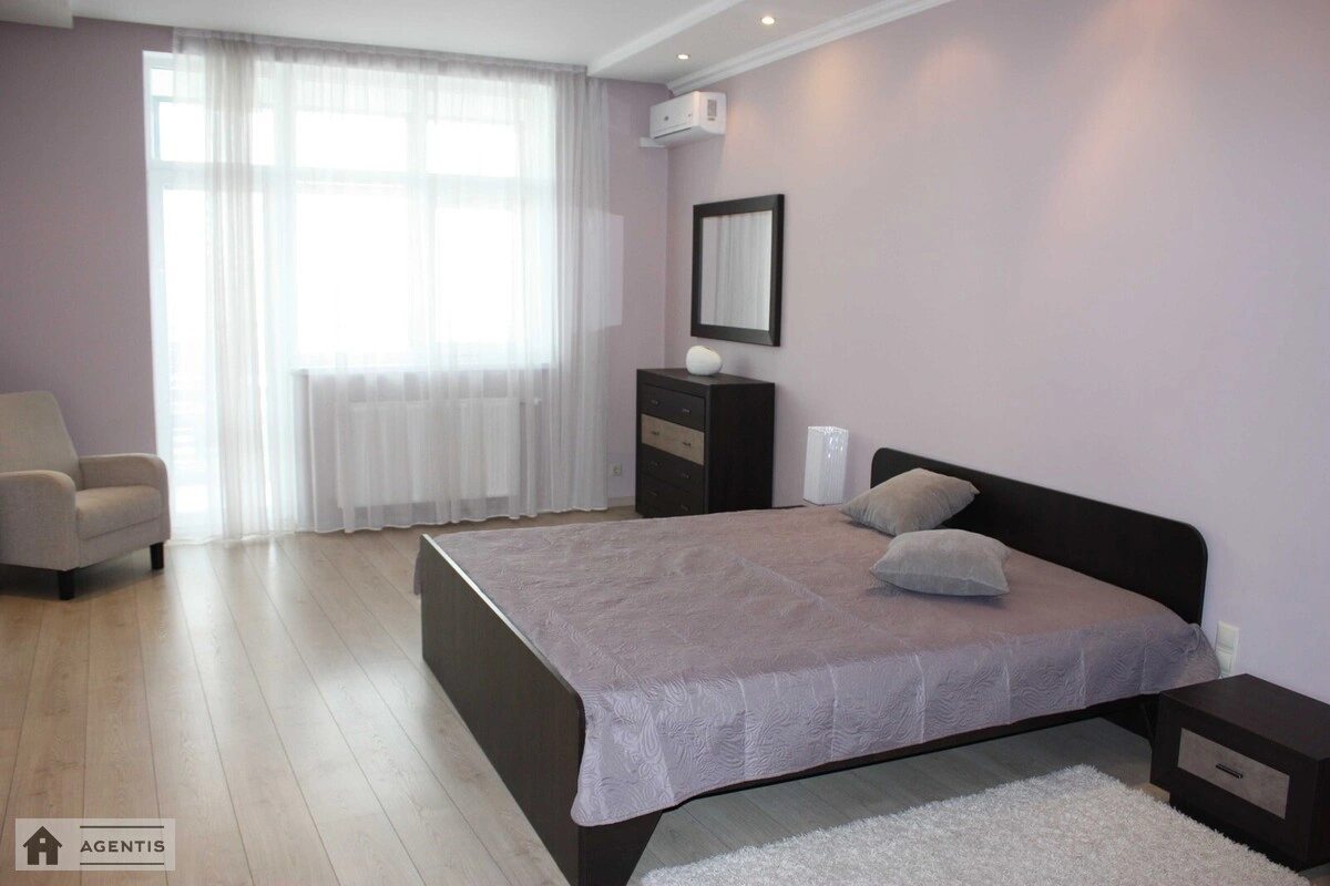 Apartment for rent 3 rooms, 175 m², 9th fl./23 floors. 18, Yuriya Illyenka vul. Melnykova, Kyiv. 