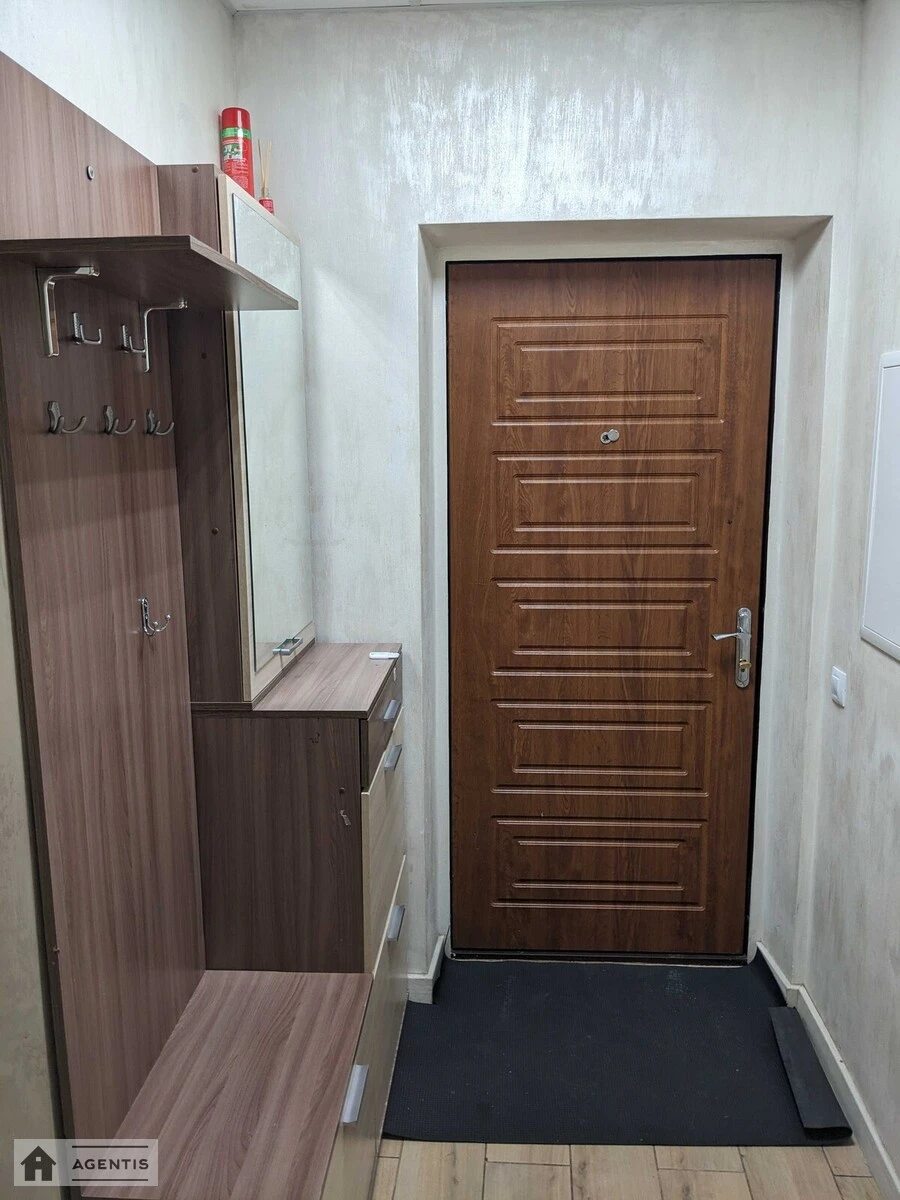 Сдам квартиру 1 комната, 49 m², 4 эт./21 этаж. 26, Пономарьова вул., Киев. 