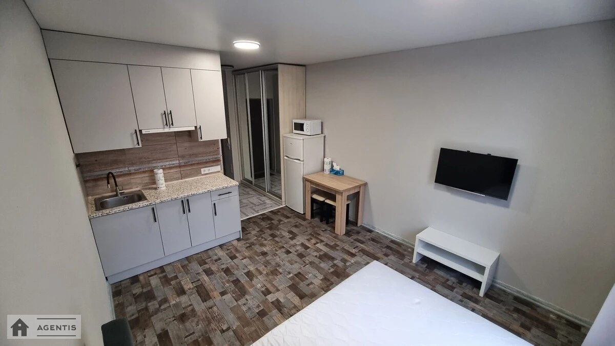 Здам квартиру 1 кімната, 23 m², 2 пов./9 поверхів. Регенераторна 4, Київ. 