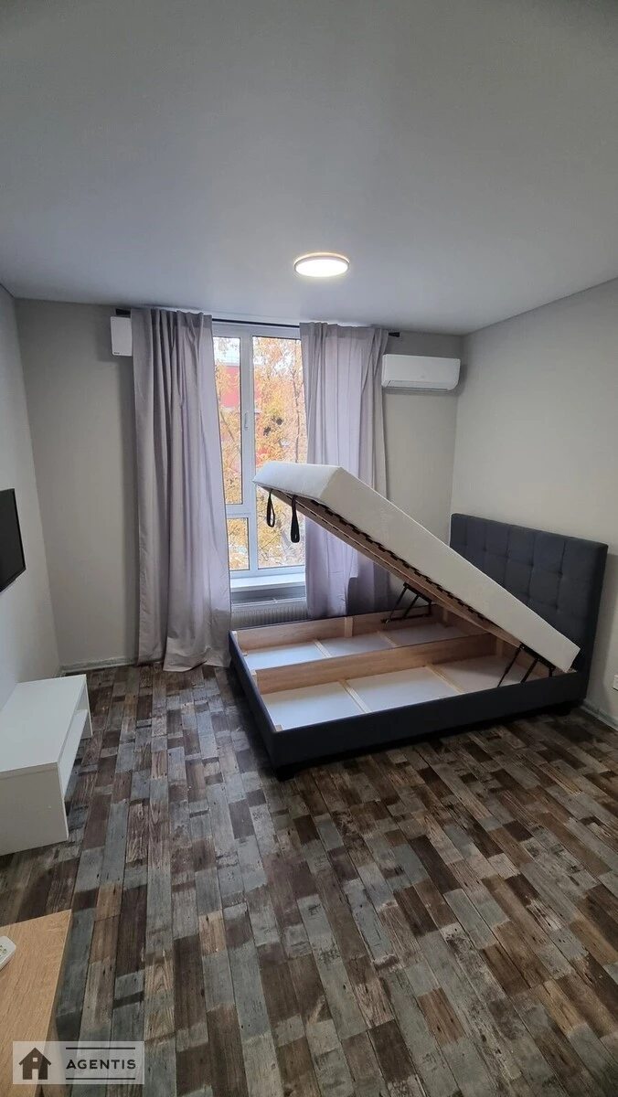 Здам квартиру 1 кімната, 23 m², 2 пов./9 поверхів. Регенераторна 4, Київ. 