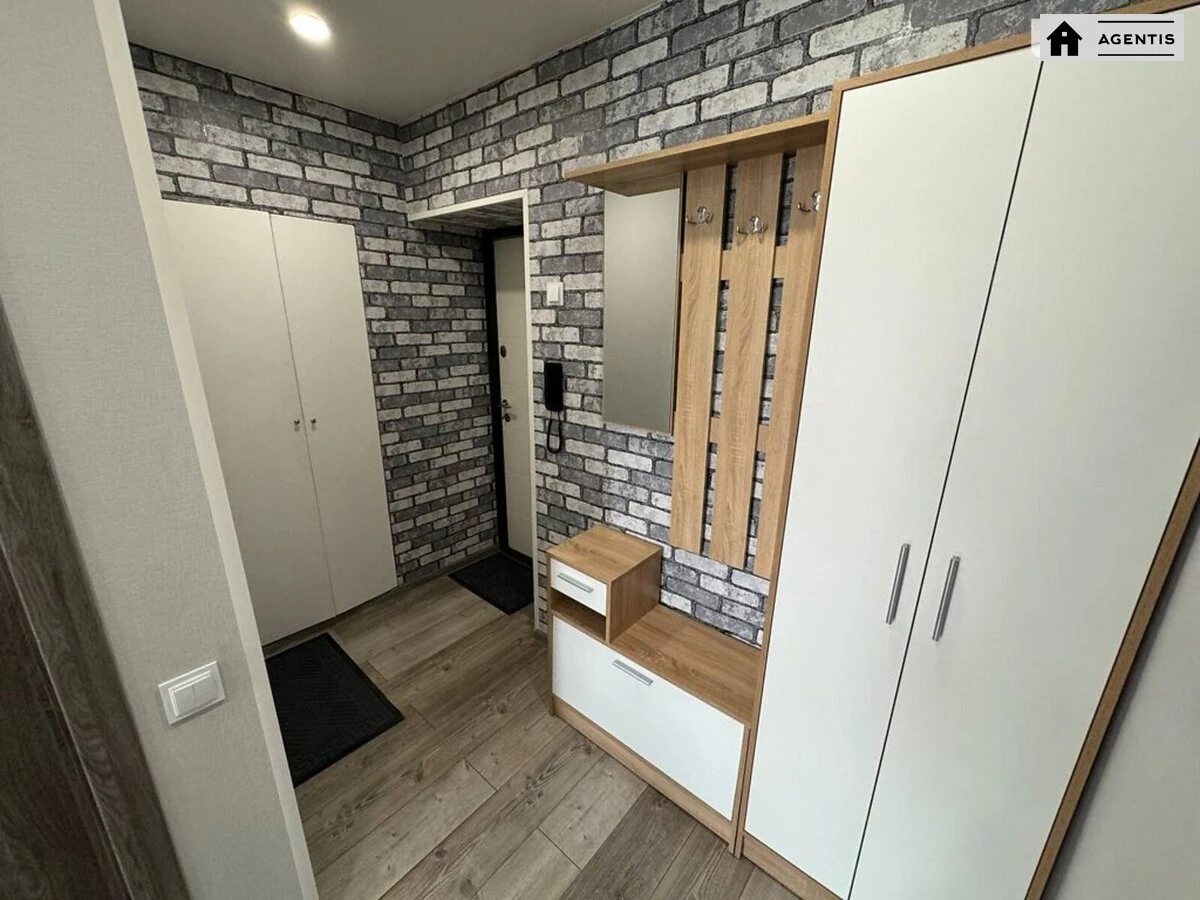 Сдам квартиру 2 комнаты, 50 m², 5 эт./12 этажей. 9, Науки 9, Киев. 