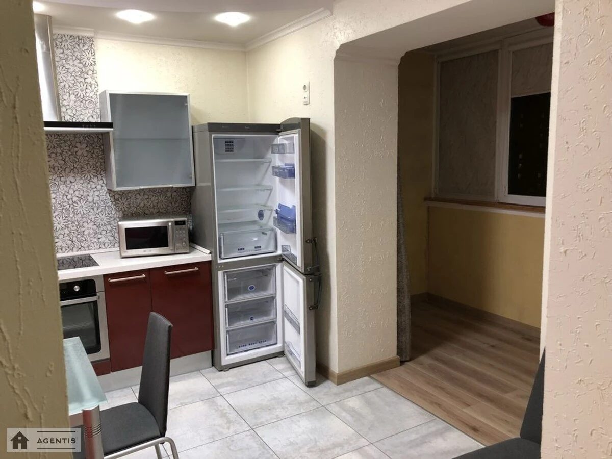 Сдам квартиру 1 комната, 50 m², 12 эт./16 этажей. 35, Анни Ахматової вул., Киев. 