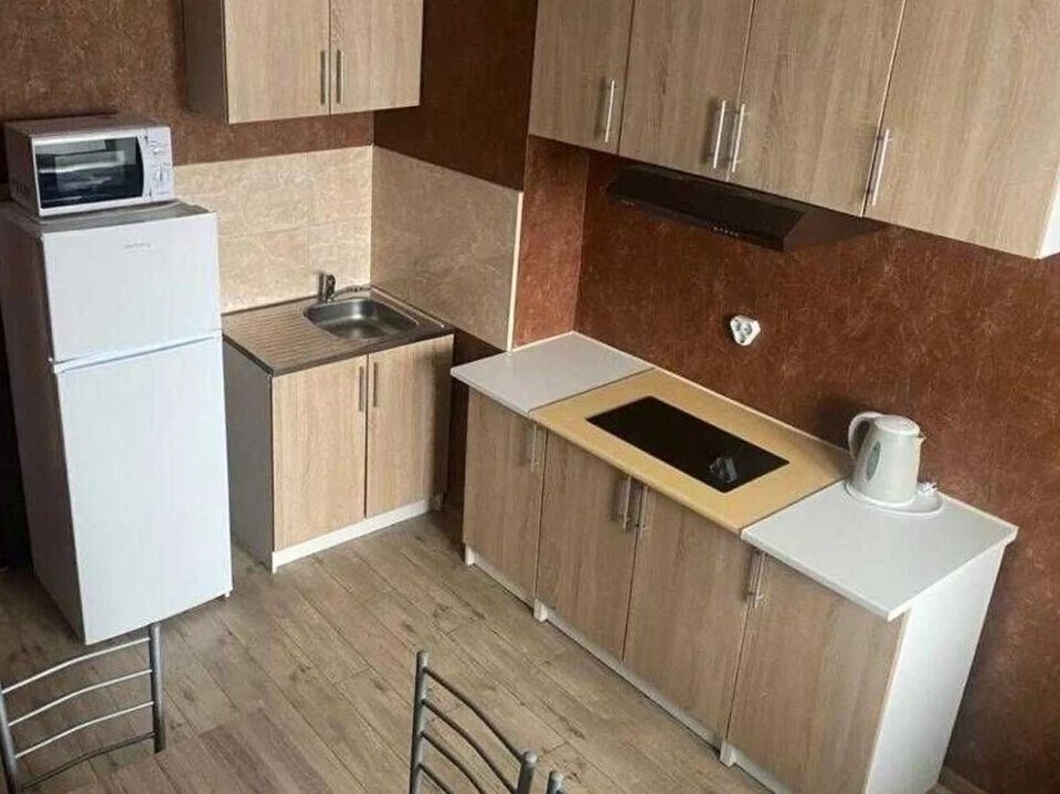 Apartment for rent 1 room, 39 m², 18th fl./25 floors. 24, Prymiska , Novoselky. 