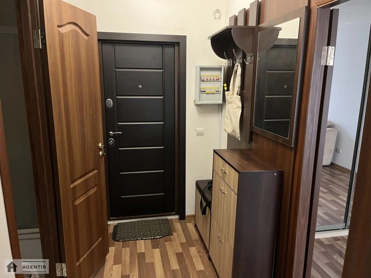 Сдам квартиру 1 комната, 37 m², 15 эт./24 этажа. 10, Бориса Гмирі вул., Киев. 