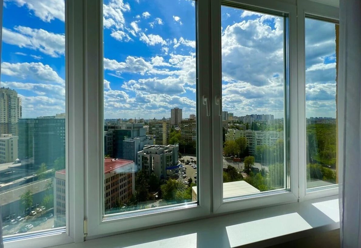 Продаж квартири 2 кімнати, 70 m², 19 пов./24 поверхи. 20, Генерала Шаповала вул. (Механізаторів), Київ. 