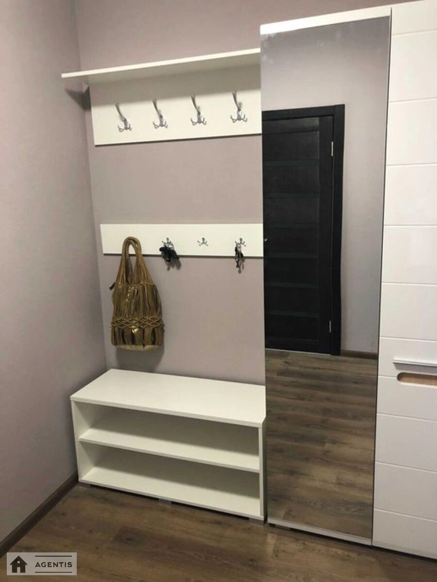 Сдам квартиру 1 комната, 39 m², 24 эт./24 этажа. Петра Калнишевського вул. (Михайла Майорова), Киев. 