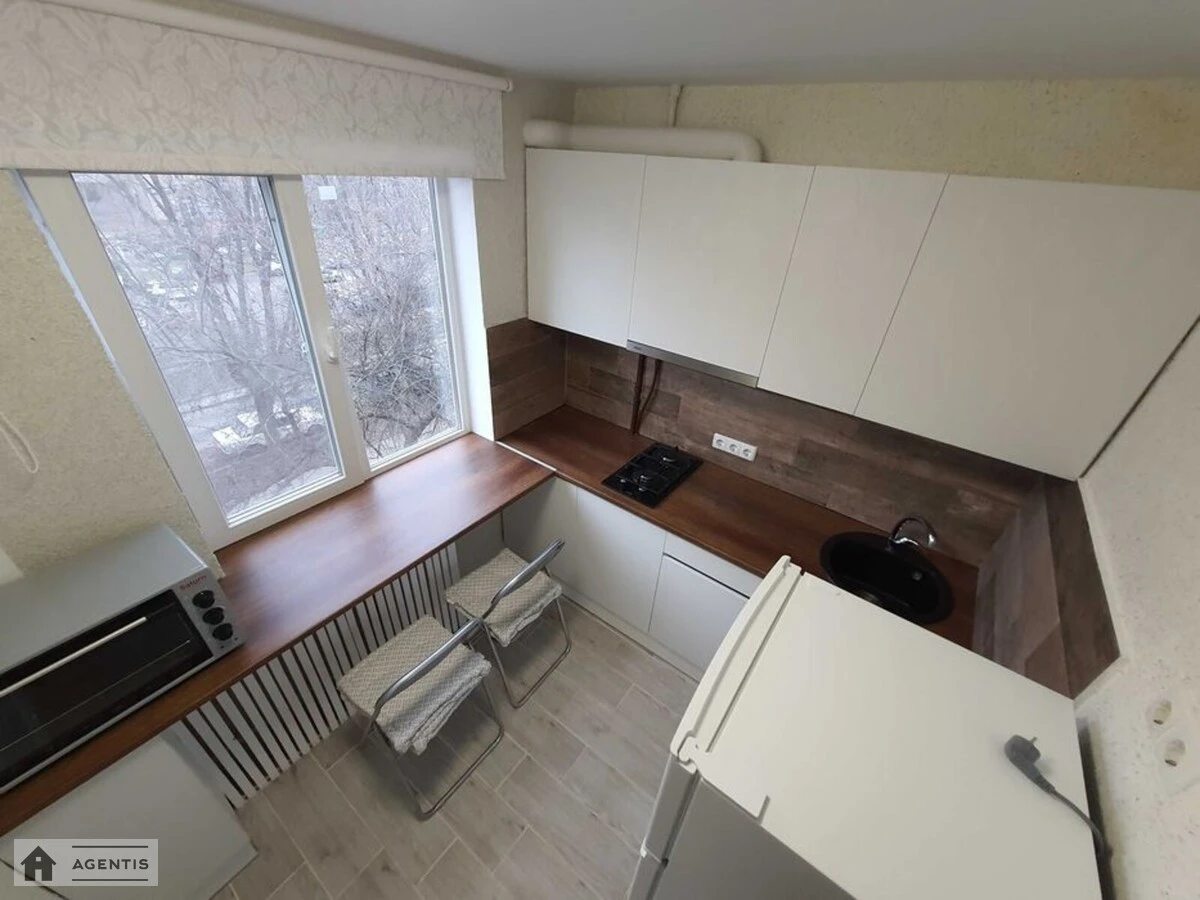 Здам квартиру 2 кімнати, 43 m², 4 пов./5 поверхів. 5, Вацлава Гавела бульв. (Івана Лепсе), Київ. 