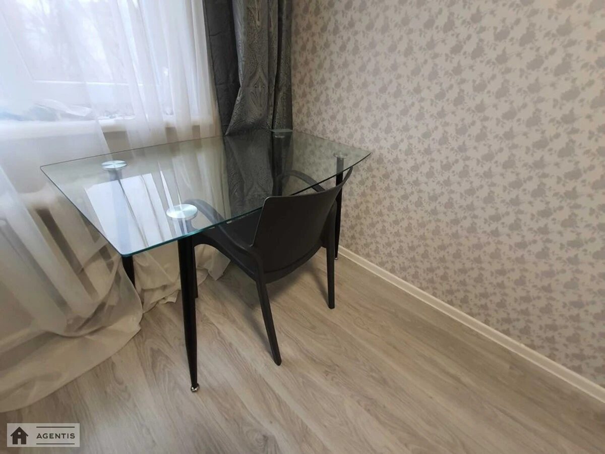 Здам квартиру 2 кімнати, 43 m², 4 пов./5 поверхів. 5, Вацлава Гавела бульв. (Івана Лепсе), Київ. 