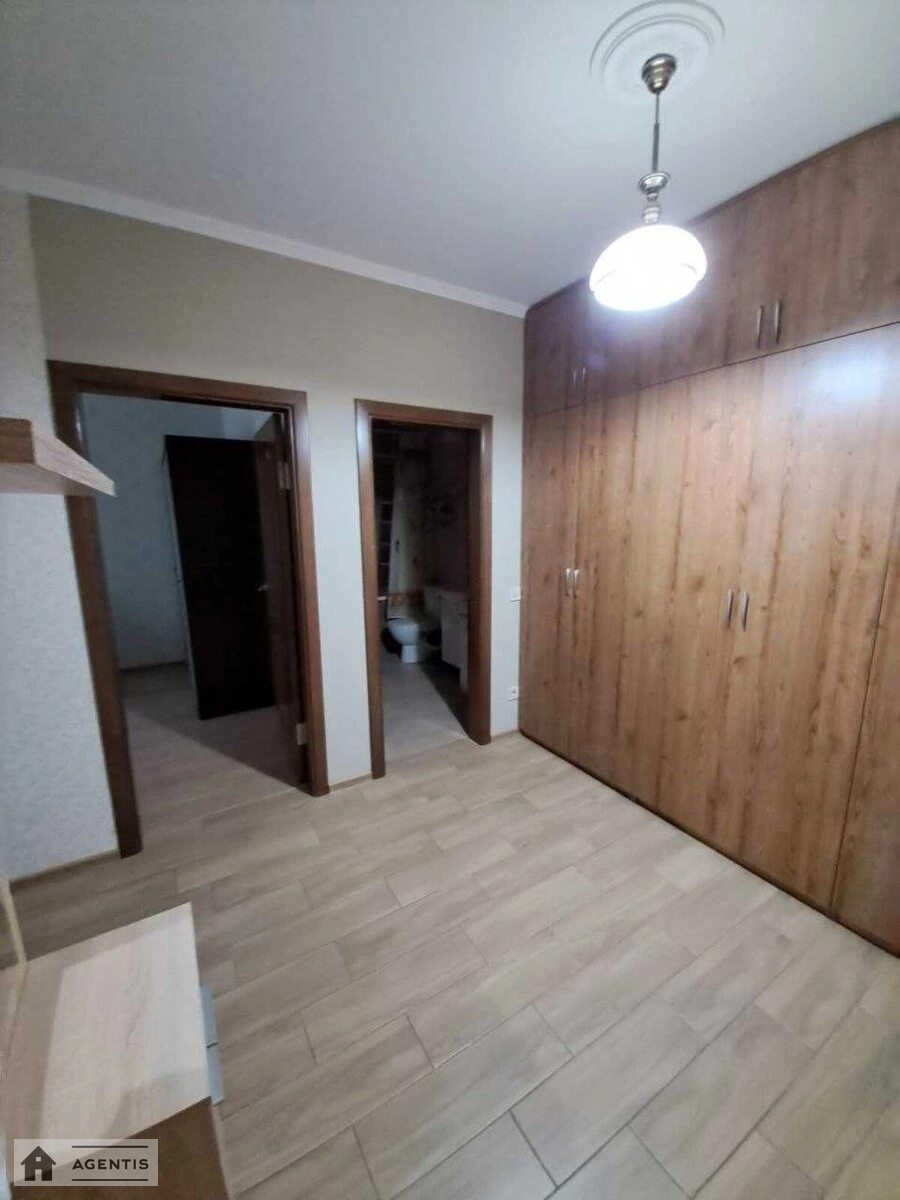 Сдам квартиру 1 комната, 50 m², 2 эт./6 этажей. Замковецкая, Киев. 