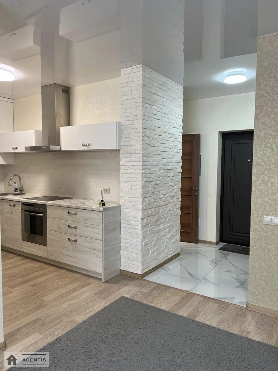 Сдам квартиру 2 комнаты, 55 m², 5 эт./24 этажа. 37, Митрополита Василя Липківського вул. (Урицького), Киев. 