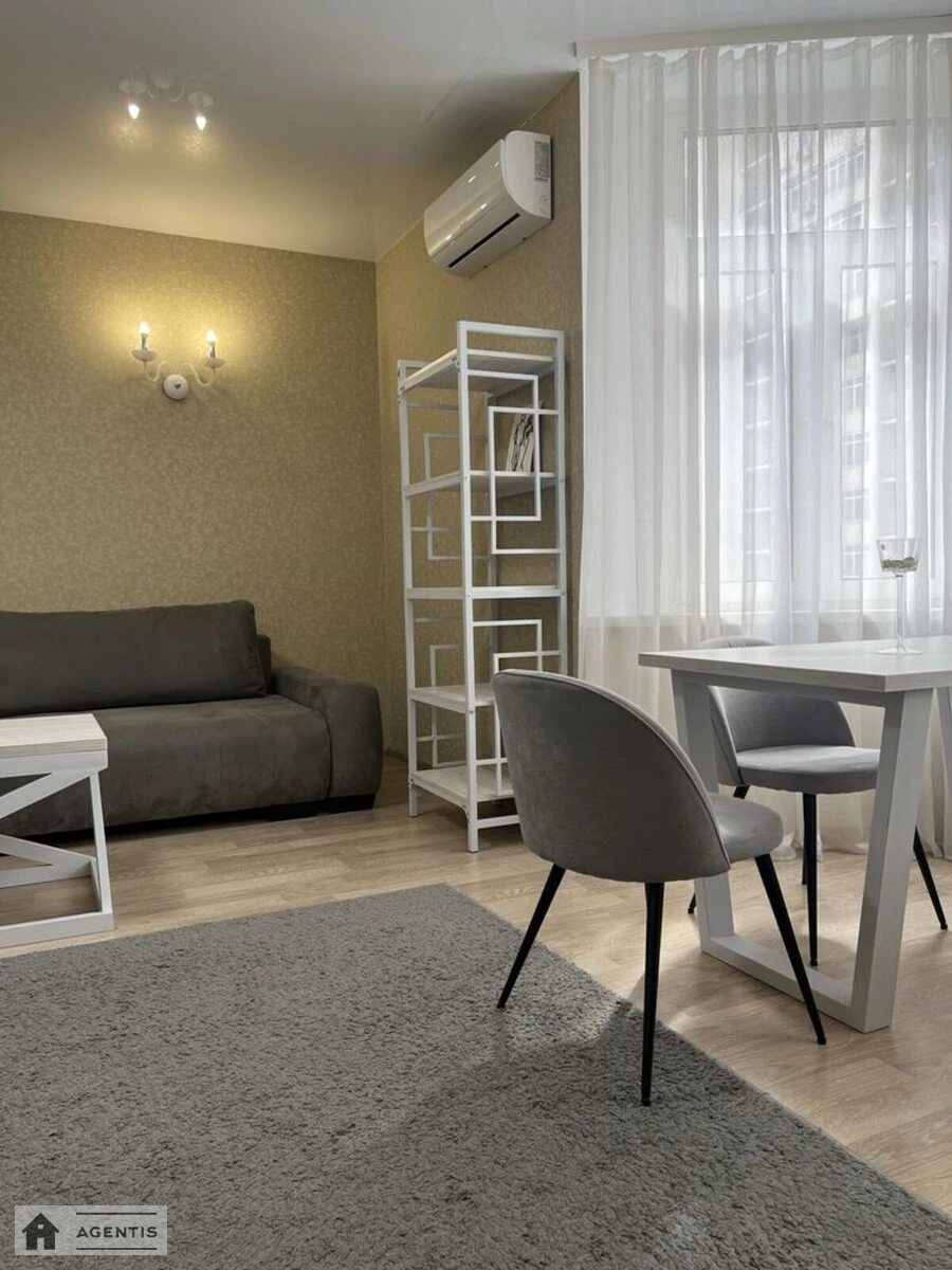 Сдам квартиру 2 комнаты, 55 m², 5 эт./24 этажа. 37, Митрополита Василя Липківського вул. (Урицького), Киев. 