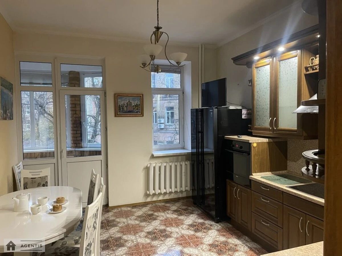 Сдам квартиру 2 комнаты, 90 m², 4 эт./9 этажей. 7, Обсерваторная 7, Киев. 