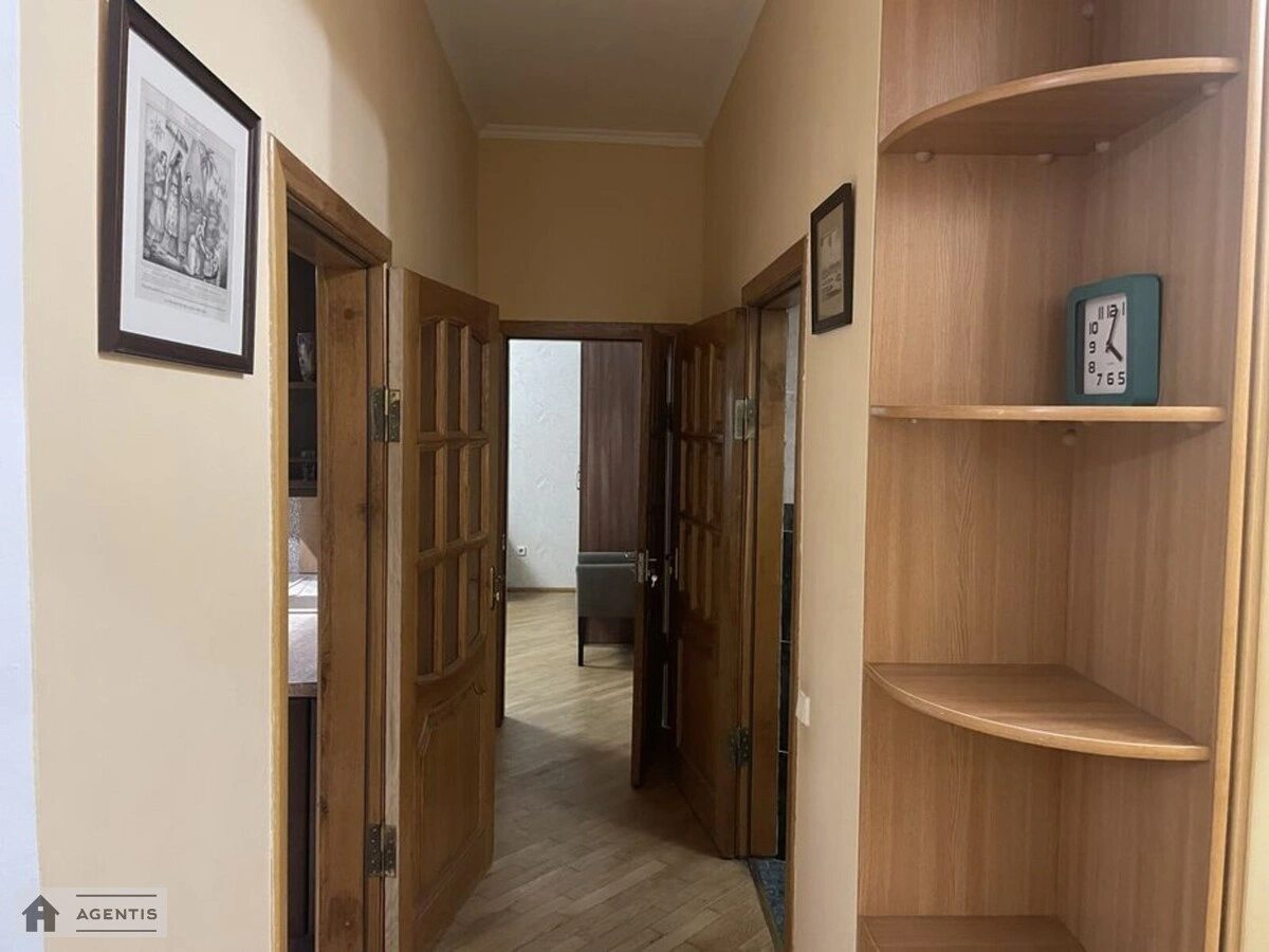 Сдам квартиру 2 комнаты, 90 m², 4 эт./9 этажей. 7, Обсерваторная 7, Киев. 