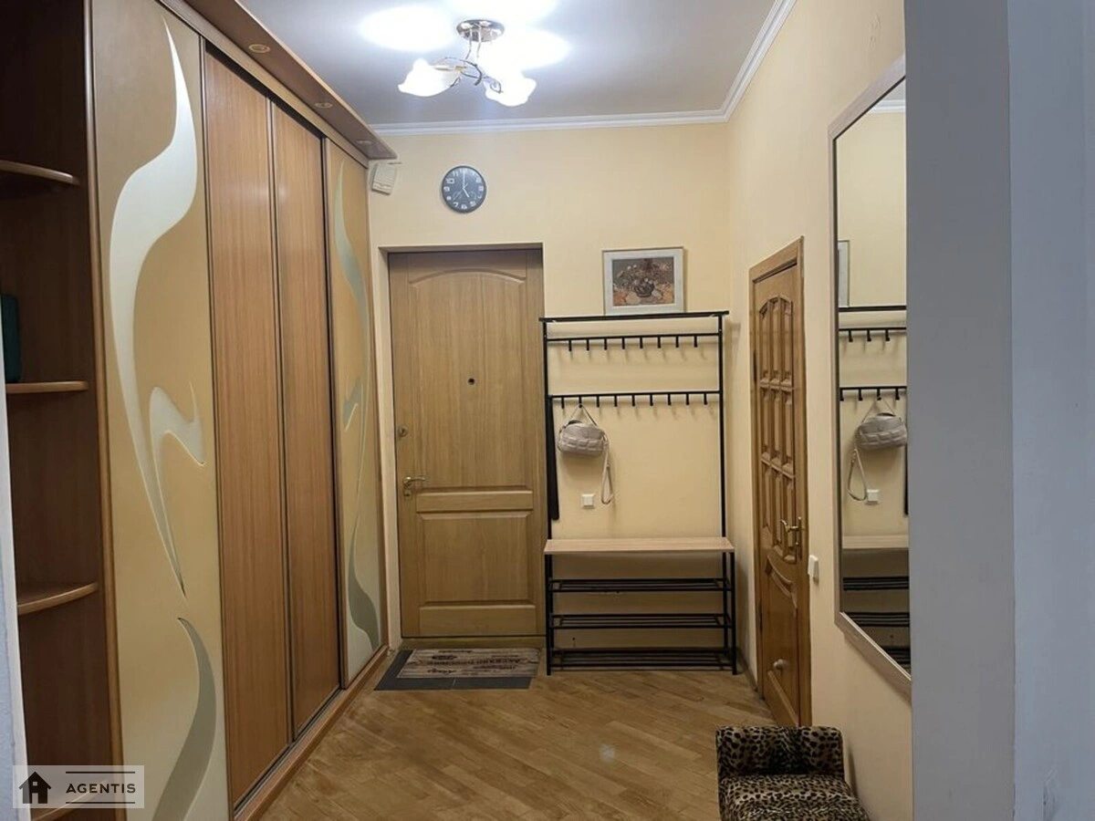 Сдам квартиру 2 комнаты, 90 m², 4 эт./9 этажей. 7, Обсерваторная 7, Киев. 