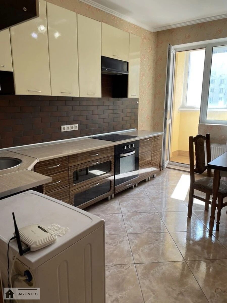 Сдам квартиру 1 комната, 50 m², 9 эт./23 этажа. 3, Михайла Максимовича вул. (Онуфрія Трутенка), Киев. 