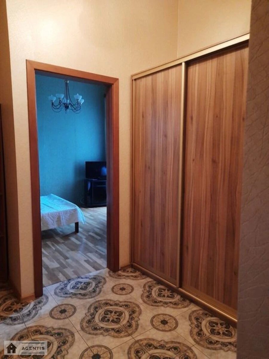 Apartment for rent 1 room, 45 m², 4th fl./5 floors. 17, Pankivska 17, Kyiv. 