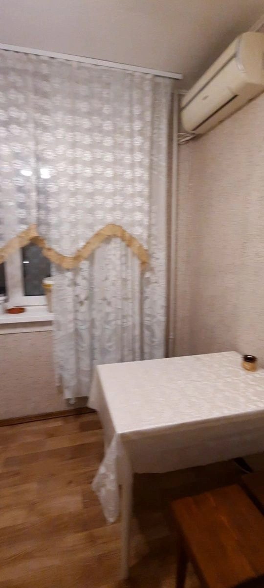 Apartment for rent 2 rooms, 53 m², 8th fl./9 floors. Darnytskyy rayon, Kyiv. 