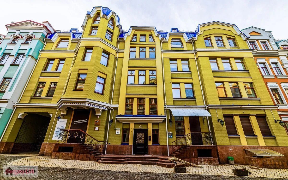 Apartment for rent 3 rooms, 170 m², 3rd fl./4 floors. 40, Vozdvyzhenska 40, Kyiv. 