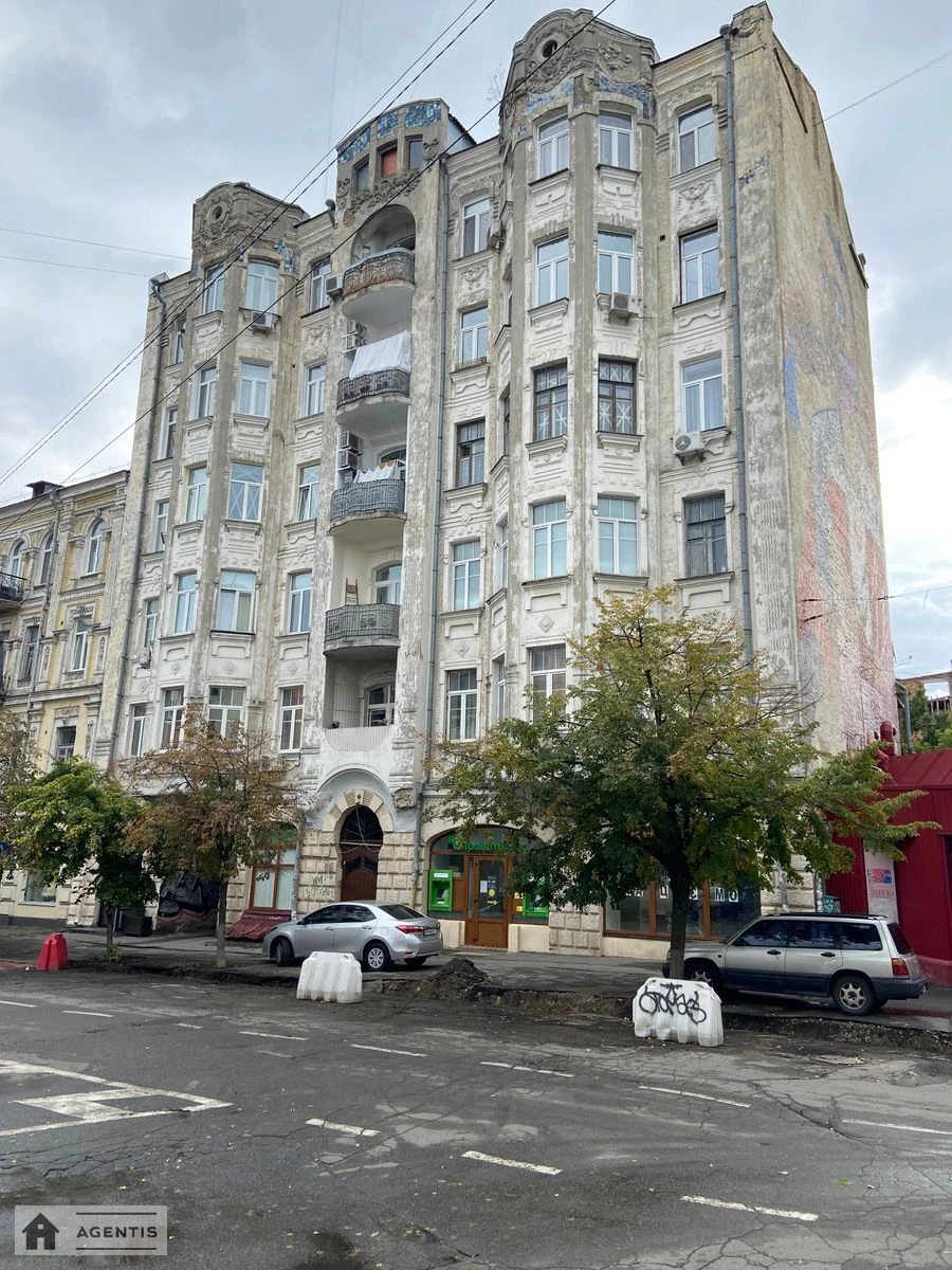 Apartment for rent 3 rooms, 866 m², 4th fl./6 floors. 6, Spaska 6, Kyiv. 