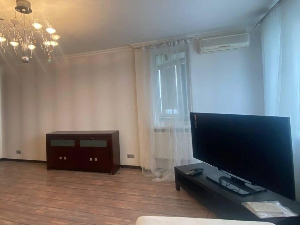 Apartment for rent 2 rooms, 101 m², 21st fl./25 floors. 20, Vyacheslava Chornovola vul., Kyiv. 