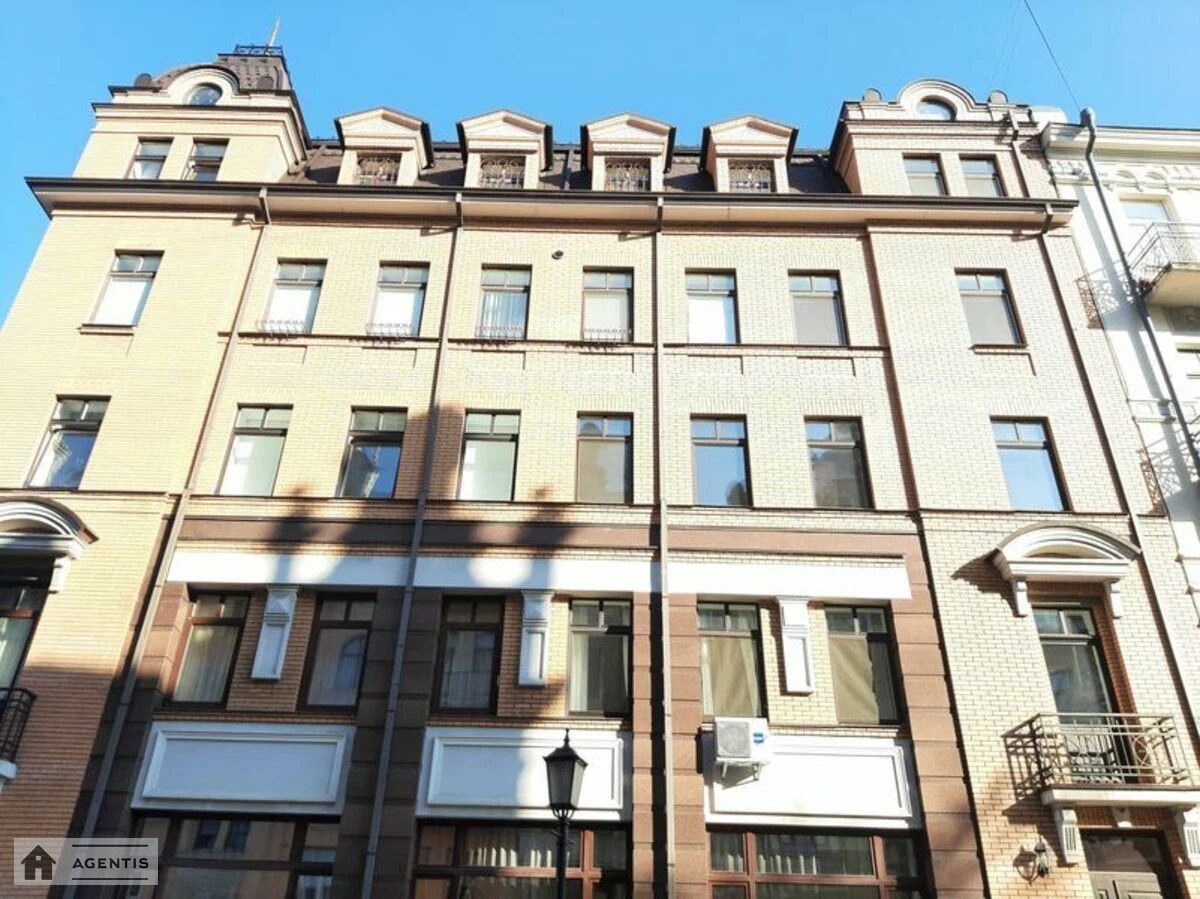 Здам квартиру 3 кімнати, 150 m², 3 пов./4 поверхи. 1, Андріївський 1, Київ. 