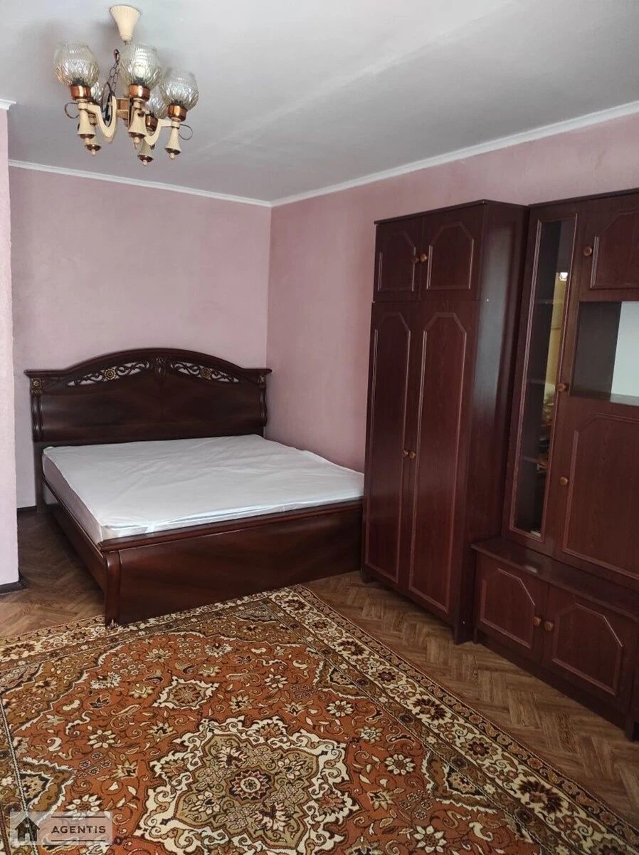 Сдам квартиру 1 комната, 35 m², 6 эт./9 этажей. 12, Гетьмана Кирила Разумовського вул. (Миколи Краснова), Киев. 