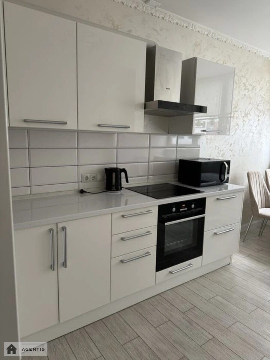 Apartment for rent 2 rooms, 70 m², 12th fl./25 floors. 2, Dragomanova 2, Kyiv. 