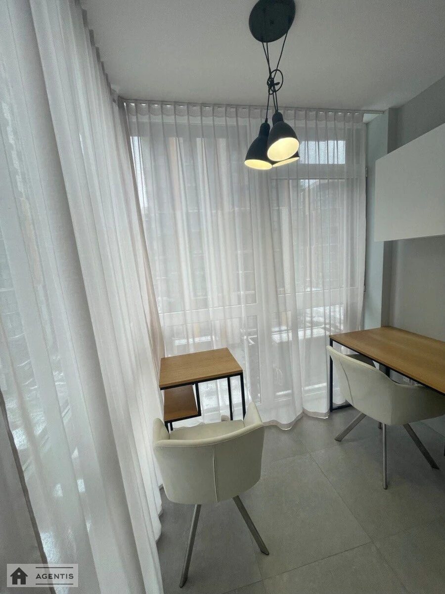 Здам квартиру 1 кімната, 40 m², 5 пов./21 поверх. Предславинська, Київ. 