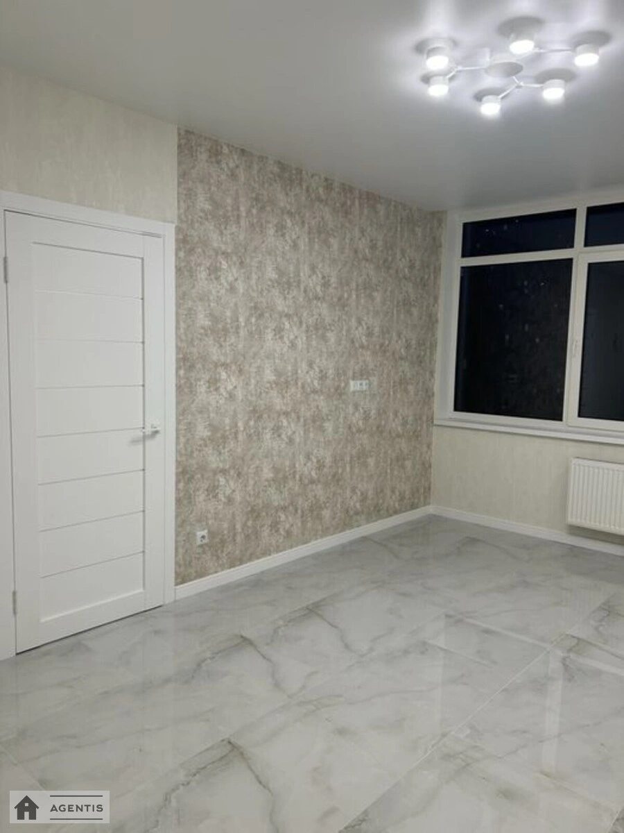 Сдам квартиру 2 комнаты, 42 m², 9 эт./22 этажа. 8, Братів Чибінєєвих вул. (Чернігівська), Киев. 