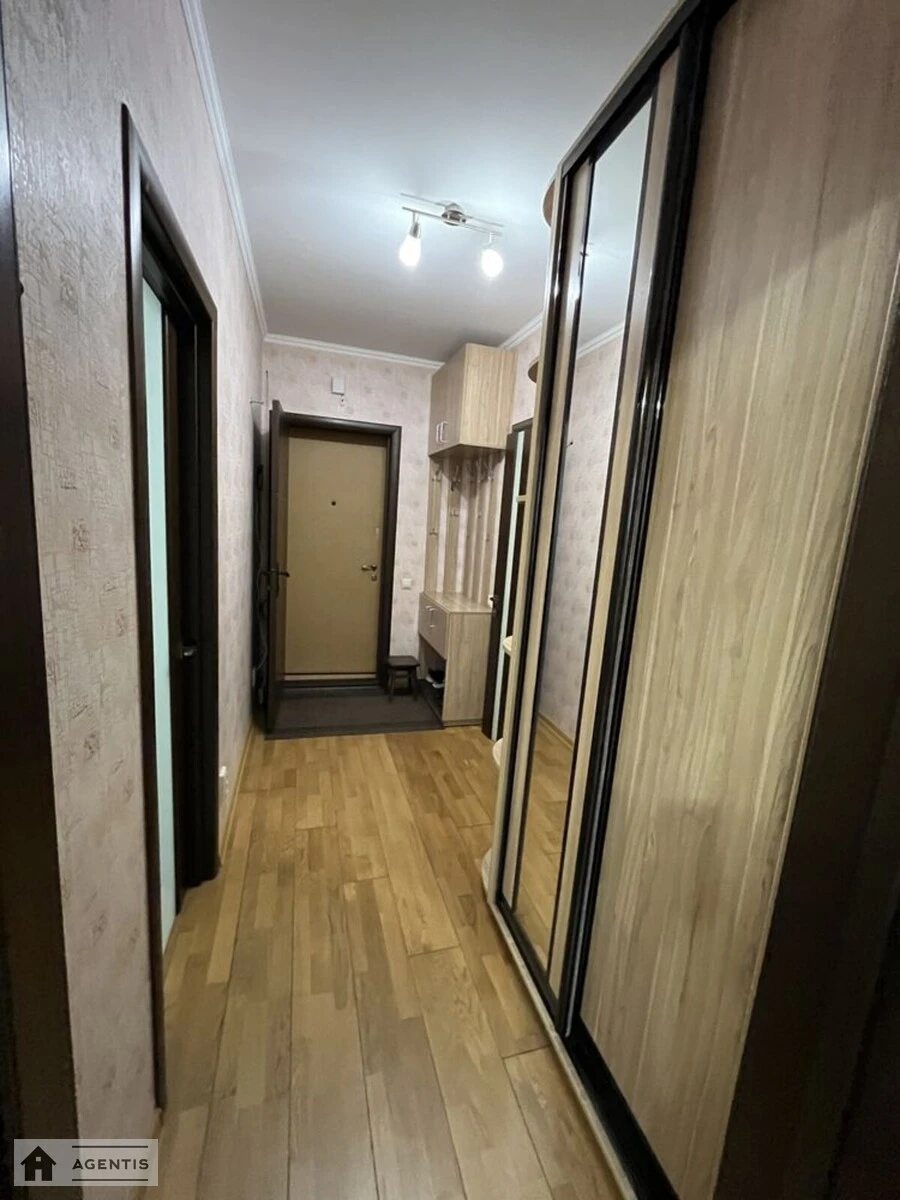 Apartment for rent 1 room, 42 m², 2nd fl./18 floors. Darnytskyy rayon, Kyiv. 