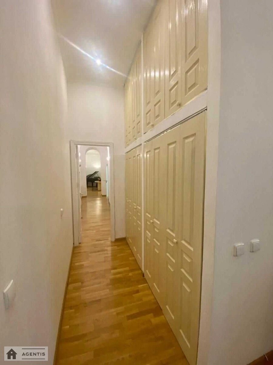 Apartment for rent 5 rooms, 250 m², 3rd fl./5 floors. 16, Yaroslaviv Val 16, Kyiv. 