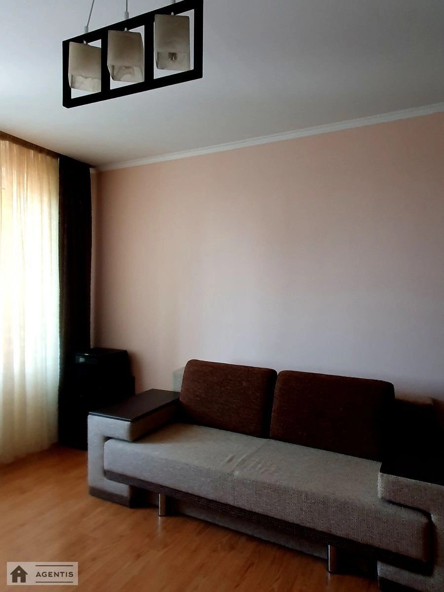 Apartment for rent 3 rooms, 105 m², 16th fl./25 floors. 6, Valeriya Lobanovskoho prosp. Chervonozoryanyy, Kyiv. 