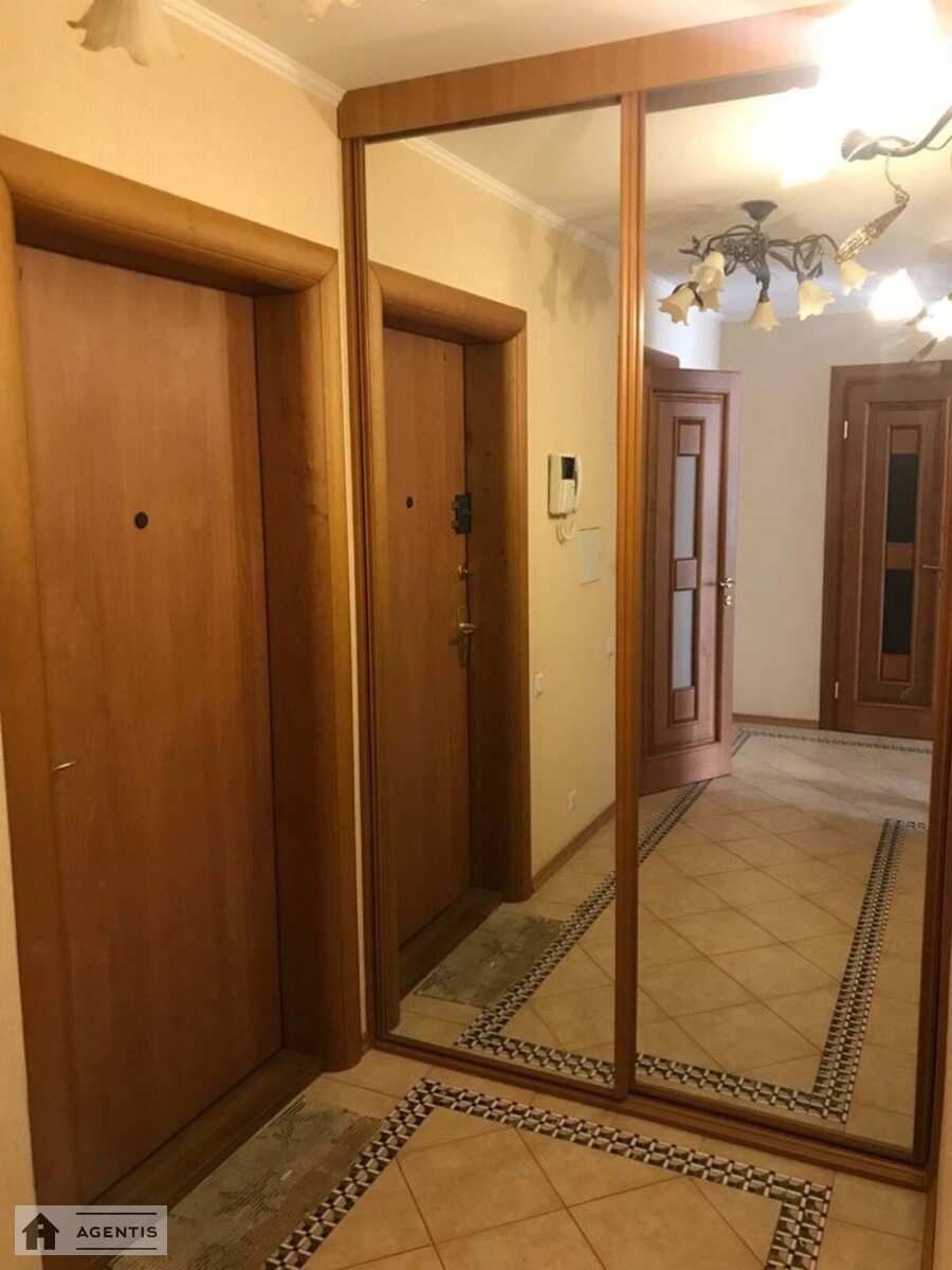 Сдам квартиру 1 комната, 52 m², 19 эт./26 этажей. Святошинский район, Киев. 