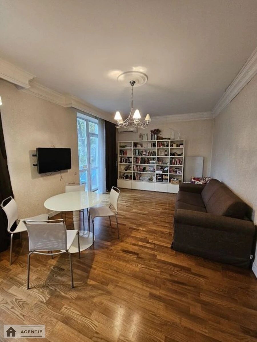 Сдам квартиру 1 комната, 55 m², 3 эт./5 этажей. 7, Івана Маряненка пров., Киев. 