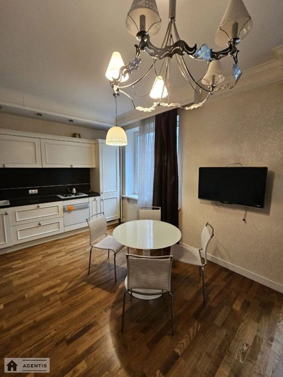 Сдам квартиру 1 комната, 55 m², 3 эт./5 этажей. 7, Івана Маряненка пров., Киев. 