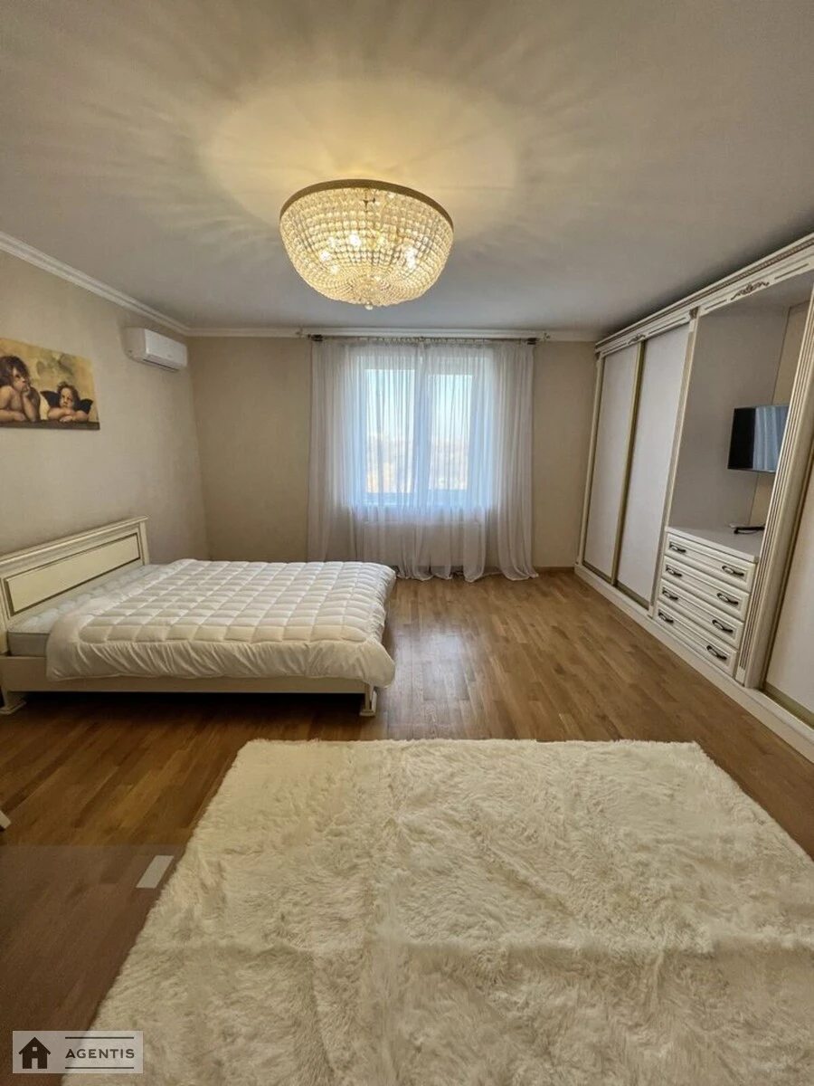 Сдам квартиру 3 комнаты, 125 m², 13 эт./25 этажей. 35, Герцена 35, Киев. 