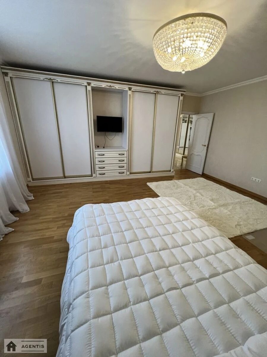 Сдам квартиру 3 комнаты, 125 m², 13 эт./25 этажей. 35, Герцена 35, Киев. 