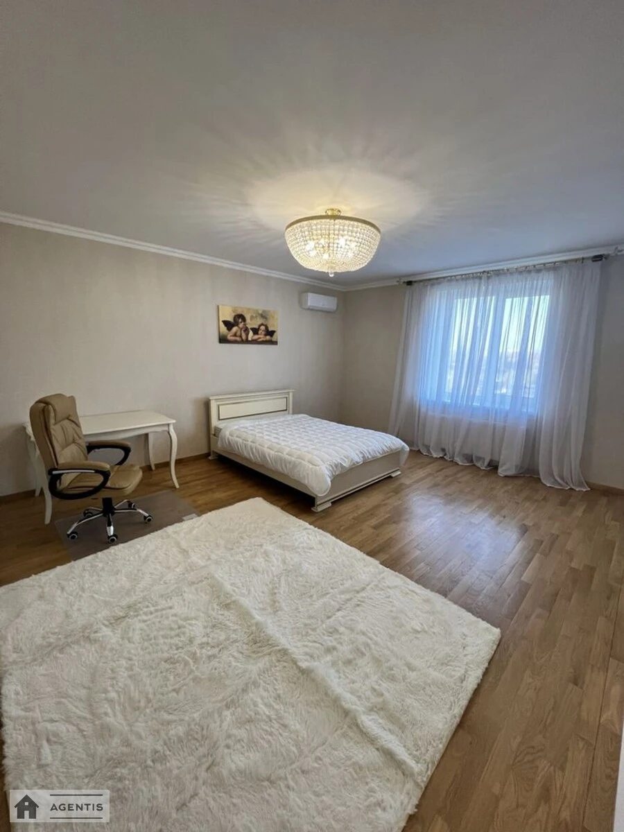 Сдам квартиру 3 комнаты, 125 m², 13 эт./25 этажей. 35, Герцена 35, Киев. 