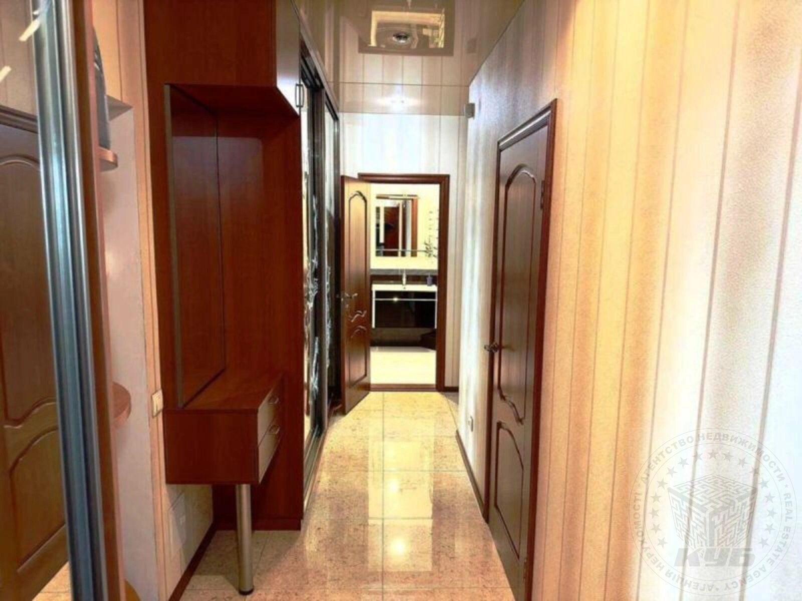 Apartments for sale 2 rooms, 56 m², 6th fl./24 floors. 66, Henerala Naumova vul., Kyiv. 