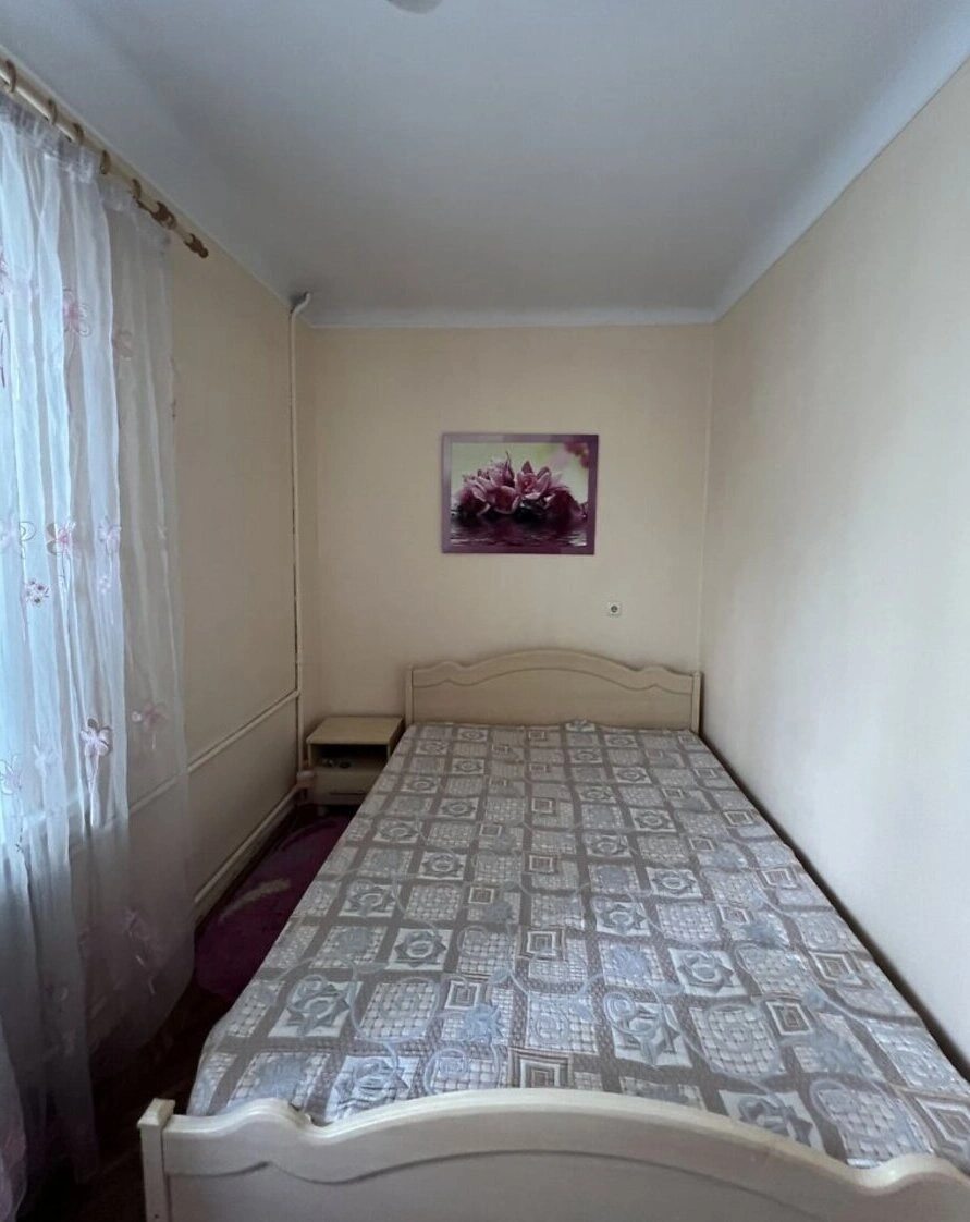 Apartments for sale 2 rooms, 45 m², 4th fl./5 floors. 74, Golosiyivskiy 74, Kyiv. 