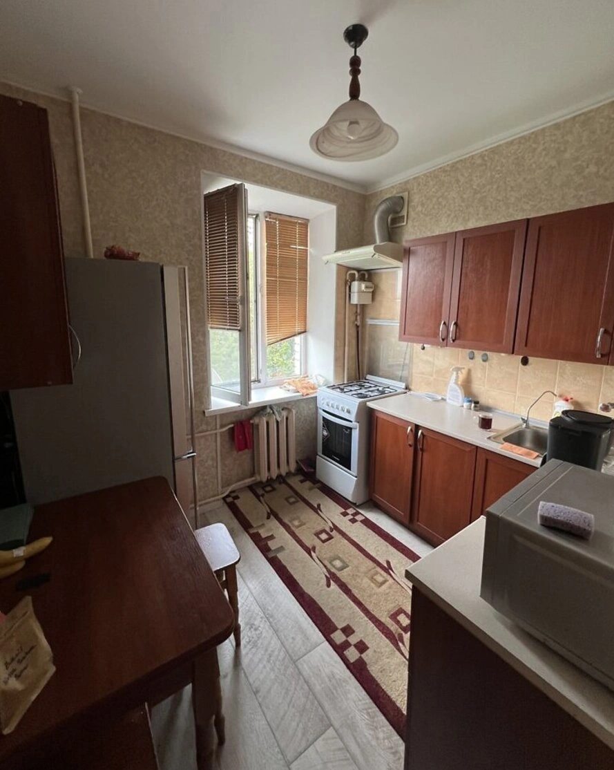 Apartments for sale 2 rooms, 45 m², 4th fl./5 floors. 74, Golosiyivskiy 74, Kyiv. 