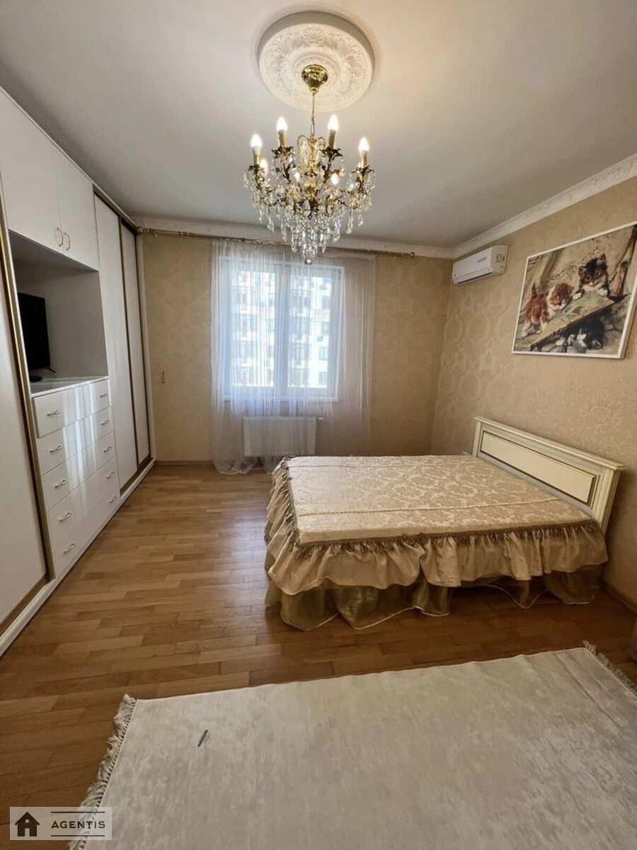 Сдам квартиру 3 комнаты, 106 m², 10 эт./16 этажей. 20, Златоустівська вул., Киев. 