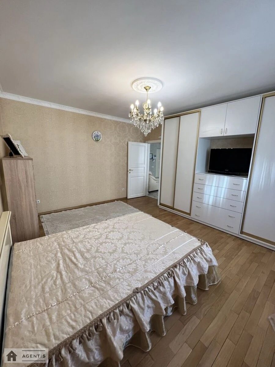 Сдам квартиру 3 комнаты, 106 m², 10 эт./16 этажей. 20, Златоустівська вул., Киев. 